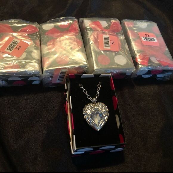 Set if 5- Shimmering silver plated heart pendant necklace – NEW - Picture 1 of 5